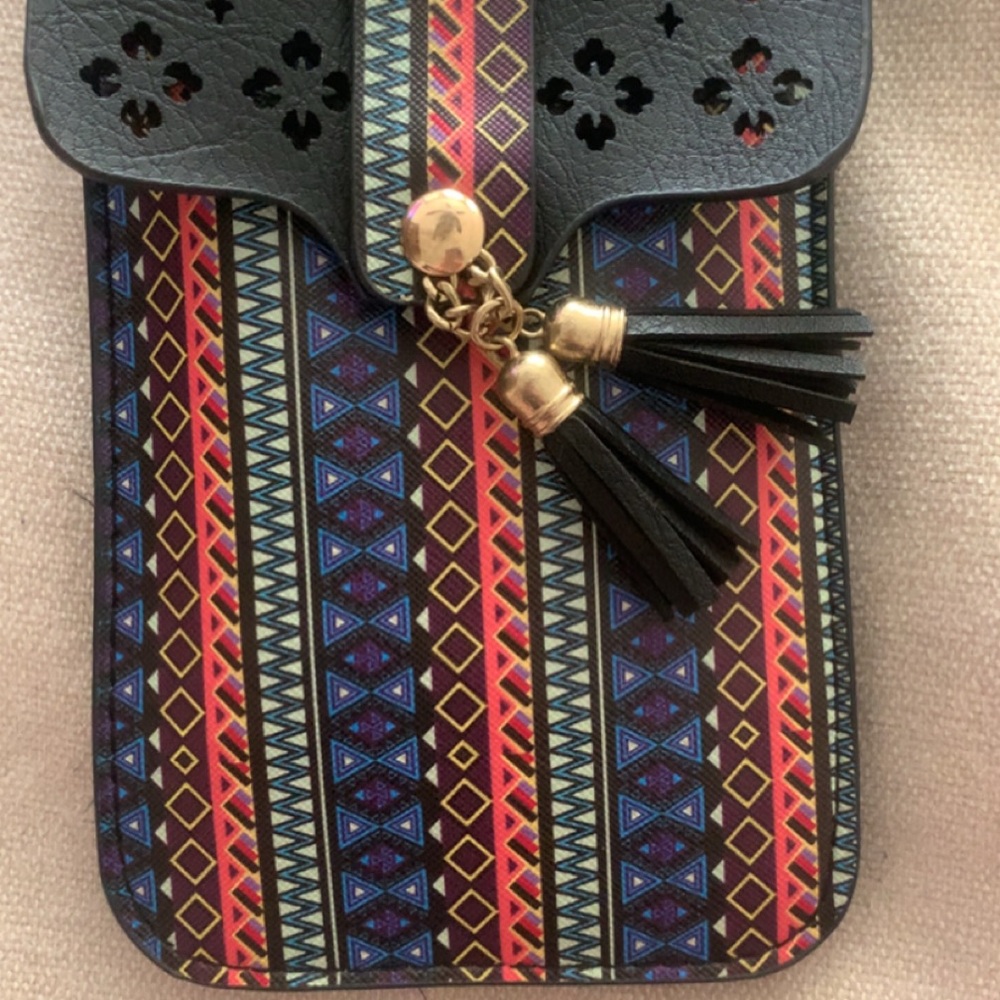 Western style touch screen crossbody